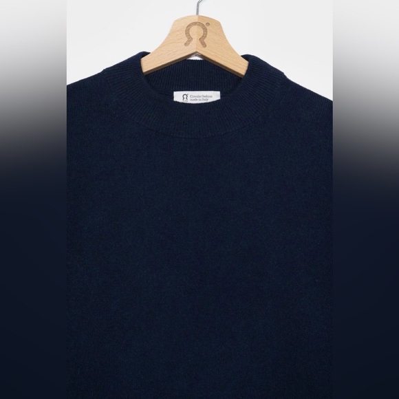 ISOTTA
Women's Recycled Cashmere Sweater - Picture 5 of 7